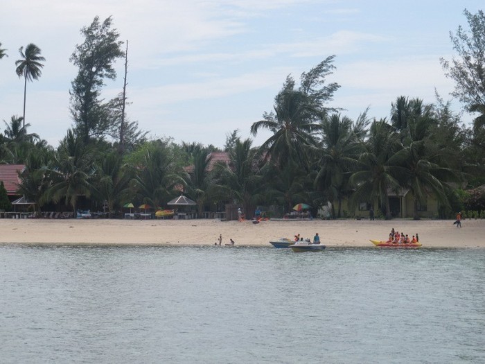 Nyamannya Turis Mancanegara Jalan-jalan di Derawan