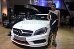 Stand Mobil Mewah Diserbu Pengunjung
