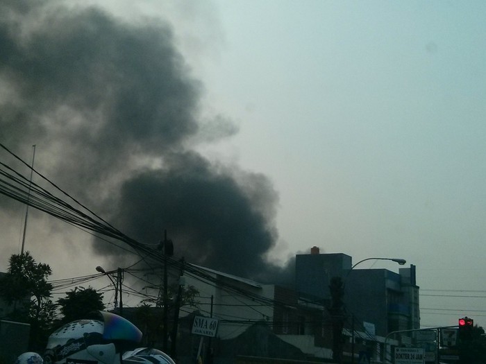 Kebakaran di Mampang, 17 Unit Damkar Diterjunkan