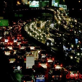 Jokowi Harus Batasi Usia Kendaraan di Jakarta Maksimal 25 Tahun
