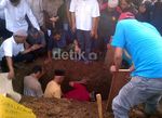 Korban Tabrakan Beruntun, Salsabila Dimakamkan