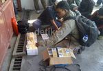 Suporter Bakar Loket Tiket Stadion Gelora Delta Sidoarjo