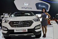 Mobil yang pertama kali diperkenalkan pada ajang New York Auto Show di bulan April 2012 tersebut masih mengusung bahasa desain 'Fluidic Sculpture' yang menyiratkan garis-garis maskulin yang fresh dengan unsur yang disebut 'Storm Edge' yang diklaim oleh Designer Hyundai terinspirasi dari kekuatan alam yang dipastikan memukau pandangan mata.