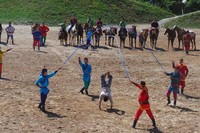 Para aktor The Ma Park sangat pandai berakrobat. Mereka juga bisa beraksi bermain tali yang rumit (Ken Yunita/detikTravel)