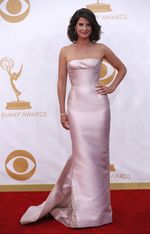 Parade Selebriti di Emmy Awards 2013 (1)
