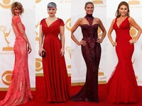Parade selebriti bergaun merah di Emmy Awards 2013. REUTERS.