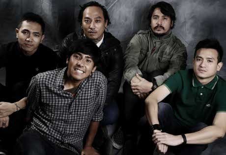 Real, Saat Lima Pria Mencoba Realistis dalam Bermusik