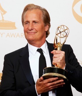 Jeff Daniels Raih Emmy Award untuk Pertama Kalinya