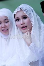 Gelar Pengajian, Ayu Ting Ting Tak Didampingi Suami