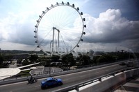 Pemerintah telah menjalankan kebijakan untuk membatasi kenaikan pendaftaran lisensi mobil baru menjadi 0,5% dari 3% per tahun antara 1990 dan 2008. Lisensi mobil baru di Singapura meningkat 35%.