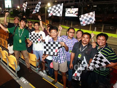 Pelanggan Telkomsel Nobar GP Singapura