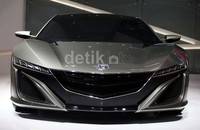 Honda NSX yang dibekali mesin V6 diperkenalkan di Indonesia International Motor Show (IIMS) 2013, JIExpo, Jakarta.