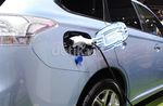 Mitsubishi Outlander Bisa Dicas Pakai Listrik