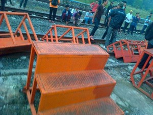 Rel Diblokir di Tigaraksa, PT KAI Tunda Pembatasan Penumpang KA Ekonomi
