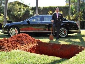 Terinspirasi Firaun, Pengusaha Ini Kubur Bentley