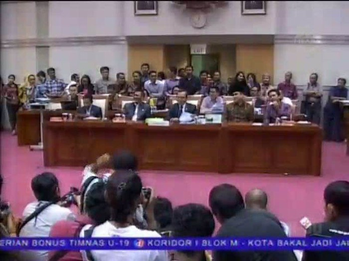 Ditentang Anggota Dewan, Pelantikan Ruhut Ditunda