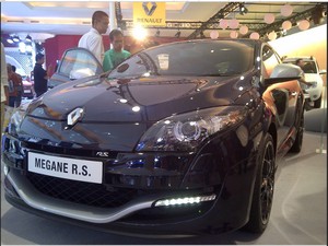 Megane RS Edisi Red Bull Ludes Terjual