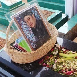 Kontroversi Soal Renovasi Makam Uje Masih Berlanjut