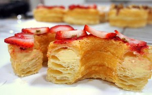 Mengapa Banyak Orang Rela Antre Berjam-jam demi Sepotong Cronut?