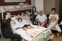 Dhani dan keluarga setia mendampingi Dul dirawat di Rumah Sakit Pondok Indah (RSPI), Jakarta Selatan. Gus Mun/detikHOT.