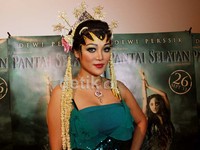 Fifie buntaran tampil maksimal di screening 'Pantai Selatan'. Asep/detiKHOT.