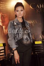 Gaya Martina Tesela di Premiere Cahaya Kecil