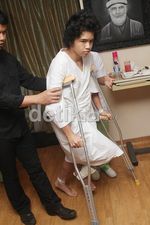 Dul Berjalan dengan Tongkat