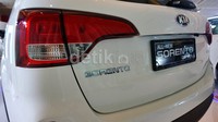 Tampilan belakang mobil ini terlihat elegan dengan desain stoplamp yang lebih lebar.