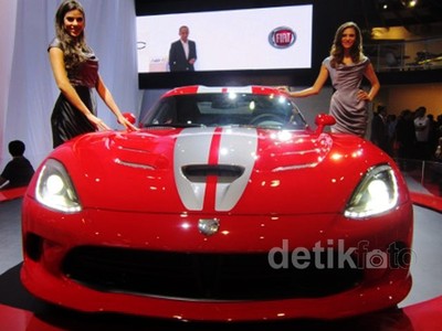 Si Ular Amerika Mejeng di IIMS