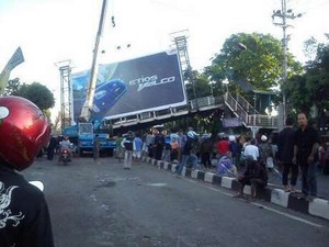 Jembatan Penyeberangan Babadan Dipotong, Lalu Lintas Ungaran Macet Lagi