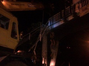 Jembatan yang Nyaris Roboh Disangga Crane, Jalur Semarang-Solo Lancar