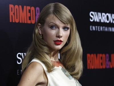 Pretty and Sweet Taylor Swift