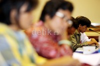 14 calon anggota LPSK yang menjalani seleksi terdiri dari 6 advokat, 3 akademisi, 2 purnawirawan Polri, 2 dari Kemenkumham (satu di antaranya pensiunan), dan seorang jurnalis.