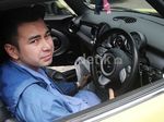 Raffi Ahmad dan Mobil Mini Cooper Kuningnya