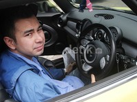Raffi dan mobil 'mungil'-nya. Gus Mun/detikHOT.