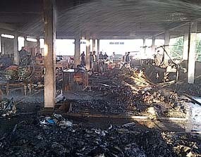 Api yang Membakar Pasar Gotong Royong Berhasil Dipadamkan