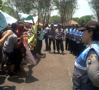 Kapolda Jatim Pantau Simulasi Penanganan Kericuhan Pemilu