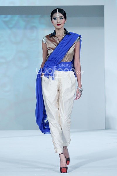 Jakarta, Indonesia - 23 September. Ikat Indonesia by Didiet Maulana. Fall/Winter 2013 Romansa Eksotika at Four Seasons Hotel. 23 September 2013. Jakarta. [Foto: Mohammad Abduh/Wolipop]