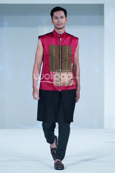 Jakarta, Indonesia - 23 September. Ikat Indonesia by Didiet Maulana. Fall/Winter 2013 Romansa Eksotika at Four Seasons Hotel. 23 September 2013. Jakarta. [Foto: Mohammad Abduh/Wolipop]