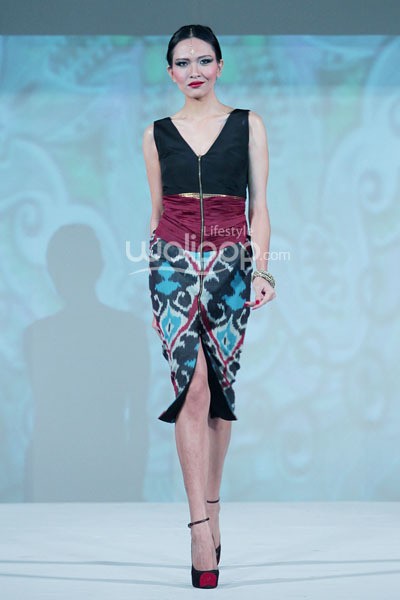 Jakarta, Indonesia - 23 September. Ikat Indonesia by Didiet Maulana. Fall/Winter 2013 Romansa Eksotika at Four Seasons Hotel. 23 September 2013. Jakarta. [Foto: Mohammad Abduh/Wolipop]