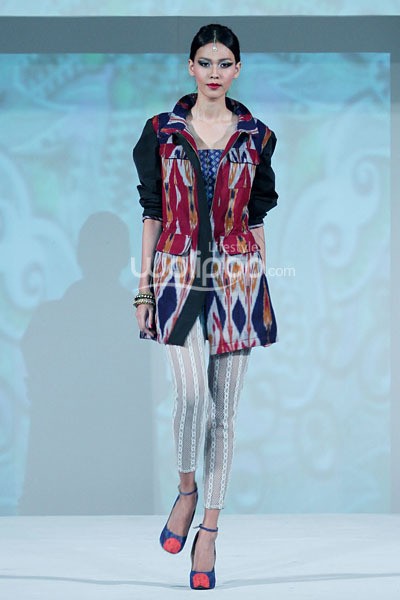 Jakarta, Indonesia - 23 September. Ikat Indonesia by Didiet Maulana. Fall/Winter 2013 Romansa Eksotika at Four Seasons Hotel. 23 September 2013. Jakarta. [Foto: Mohammad Abduh/Wolipop]