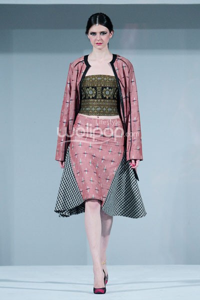 Jakarta, Indonesia - 23 September. Ikat Indonesia by Didiet Maulana. Fall/Winter 2013 Romansa Eksotika at Four Seasons Hotel. 23 September 2013. Jakarta. [Foto: Mohammad Abduh/Wolipop]