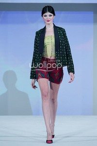 Jakarta, Indonesia - 23 September. Ikat Indonesia by Didiet Maulana. Fall/Winter 2013 Romansa Eksotika at Four Seasons Hotel. 23 September 2013. Jakarta. [Foto: Mohammad Abduh/Wolipop]