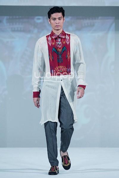 Jakarta, Indonesia - 23 September. Ikat Indonesia by Didiet Maulana. Fall/Winter 2013 Romansa Eksotika at Four Seasons Hotel. 23 September 2013. Jakarta. [Foto: Mohammad Abduh/Wolipop]