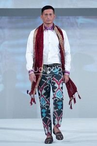 Jakarta, Indonesia - 23 September. Ikat Indonesia by Didiet Maulana. Fall/Winter 2013 Romansa Eksotika at Four Seasons Hotel. 23 September 2013. Jakarta. [Foto: Mohammad Abduh/Wolipop]