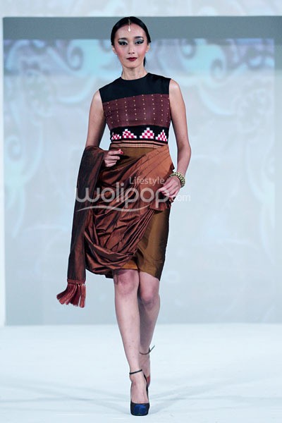 Jakarta, Indonesia - 23 September. Ikat Indonesia by Didiet Maulana. Fall/Winter 2013 Romansa Eksotika at Four Seasons Hotel. 23 September 2013. Jakarta. [Foto: Mohammad Abduh/Wolipop]