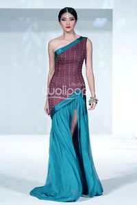 Jakarta, Indonesia - 23 September. Ikat Indonesia by Didiet Maulana. Fall/Winter 2013 Romansa Eksotika at Four Seasons Hotel. 23 September 2013. Jakarta. [Foto: Mohammad Abduh/Wolipop]