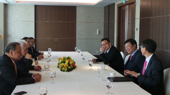 Hatta dan MS Hidayat Rayu Bos Samsung Bangun Pabrik Ponsel, Ini Isi Percakapannya