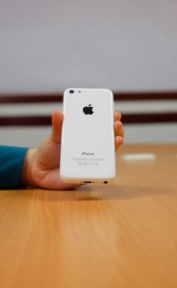 iPhone 5C, Bukan Ponsel Plastik Biasa