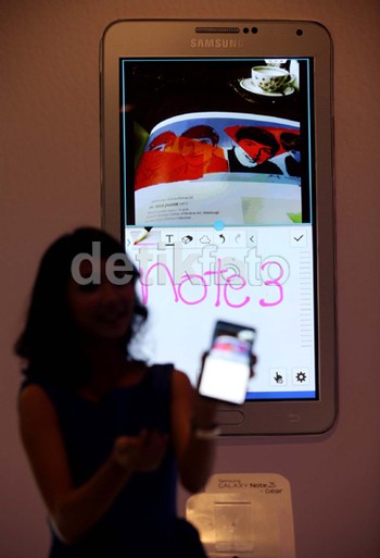 Samsung Galaxy Note 3 menghadirkan fitur-fitur inovatif dan menyenangkan untuk membantu pengguna merancang dan menceritakan kisah hidup mereka sehari-hari.